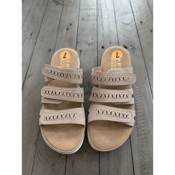 Taryn Rose Taylor Slide Sandals Beige Suede Size 7 NWOT - Picture 1 of 4